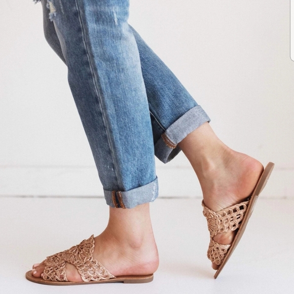 🚨//Island Gal// Sandal - Picture 6 of 8